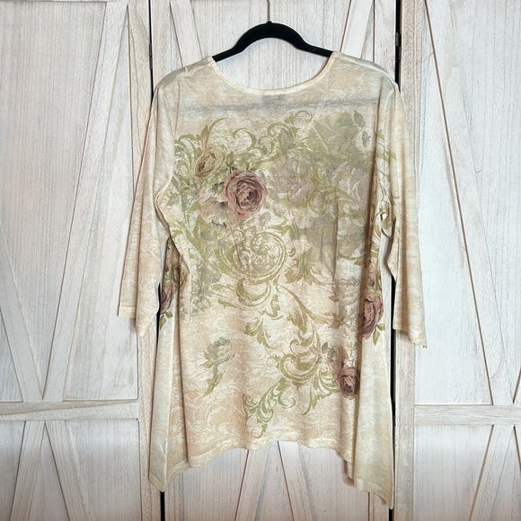 Blush rose floral knit tunic - Picture 4 of 4